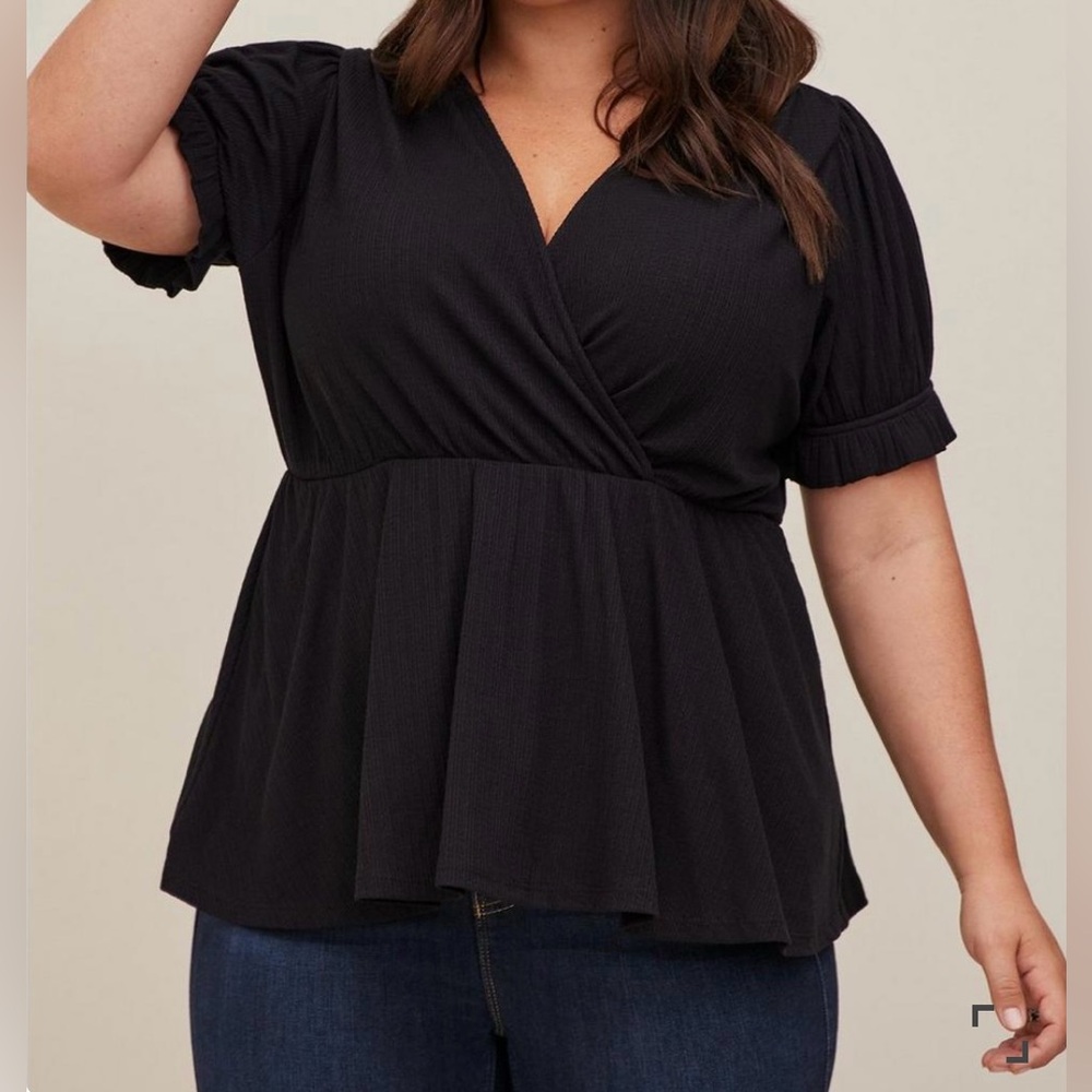 🆕NWT🔖Torrid Surplice Top - 4x